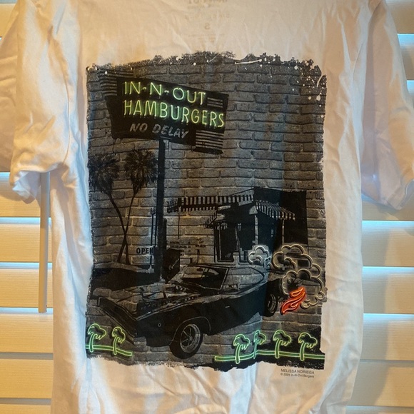 In-N-Out Burger T-shirt bundle - Picture 3 of 10